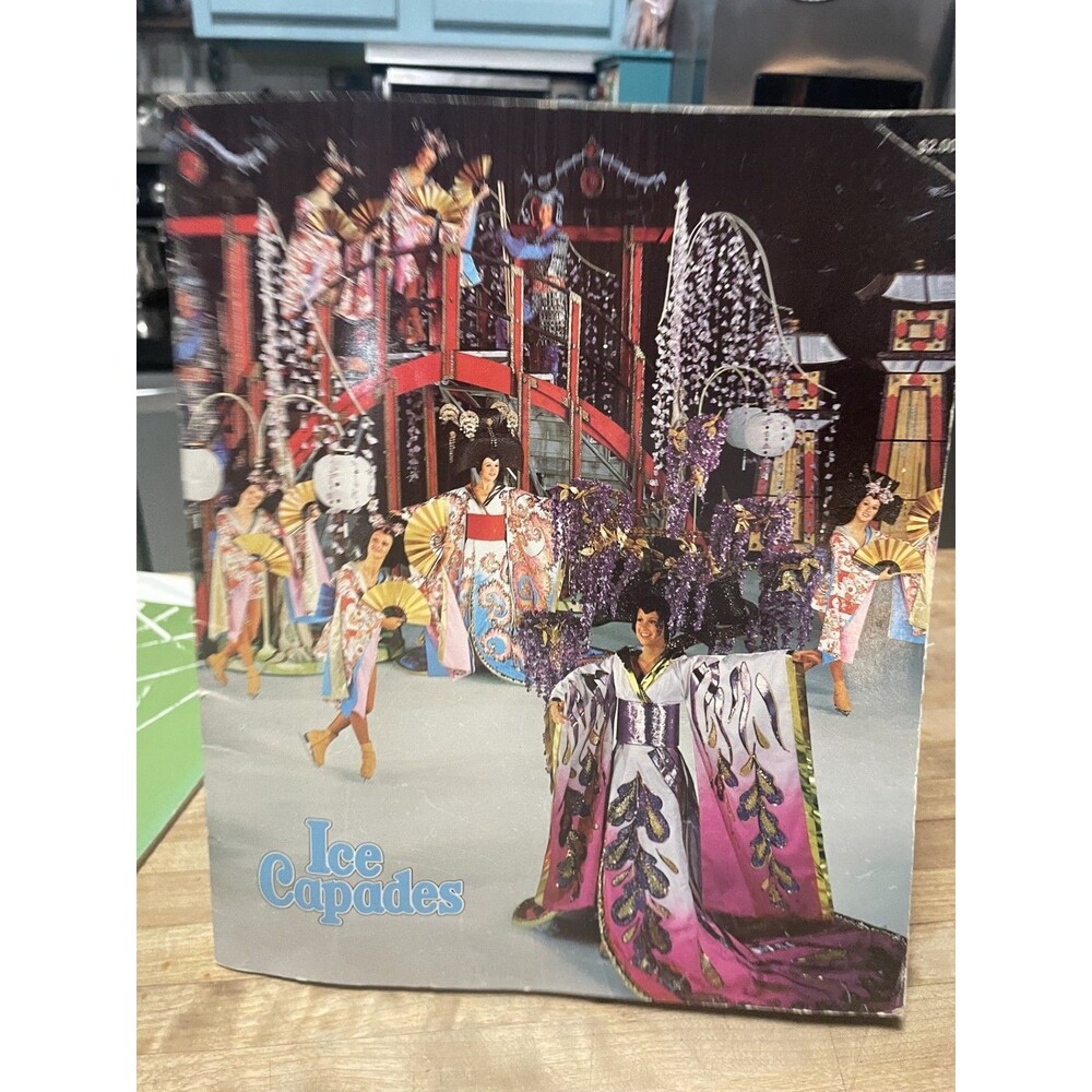 Ice Capades "Make a Wish" 1978 playbill program booklet beautiful costumes